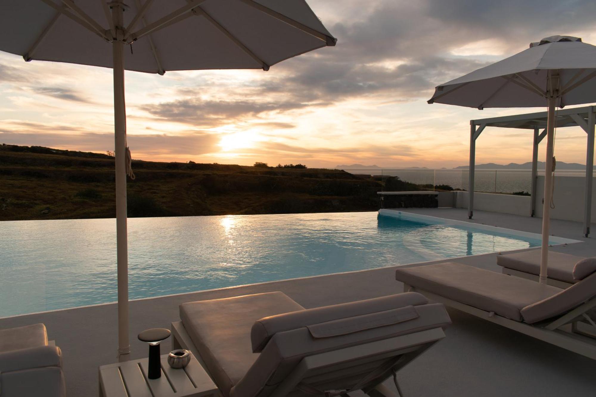 Adorno Oia Hotel Exterior photo